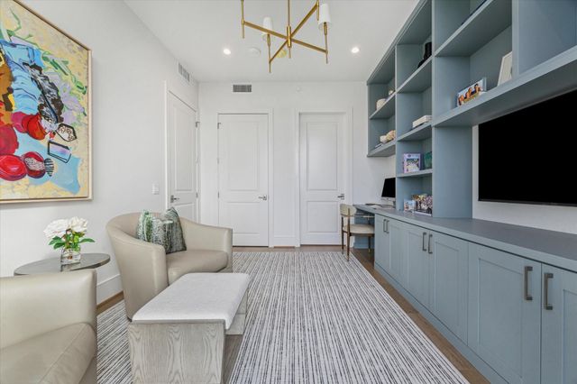 5656 San Felipe Street 1005, Houston, TX 77056
