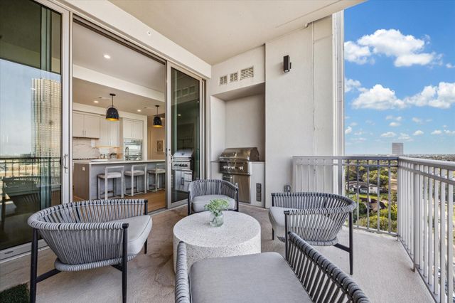 5656 San Felipe Street 1005, Houston, TX 77056