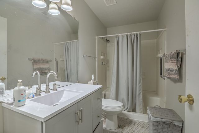 3214 Chama Meadows Drive NE, Rio Rancho, NM 87144