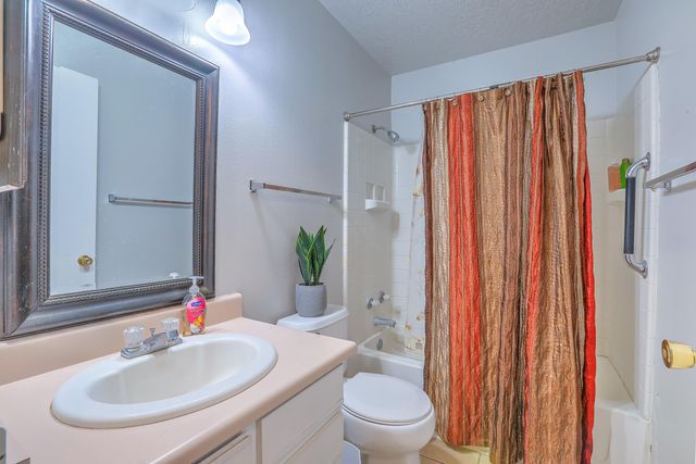 3214 Chama Meadows Drive NE, Rio Rancho, NM 87144