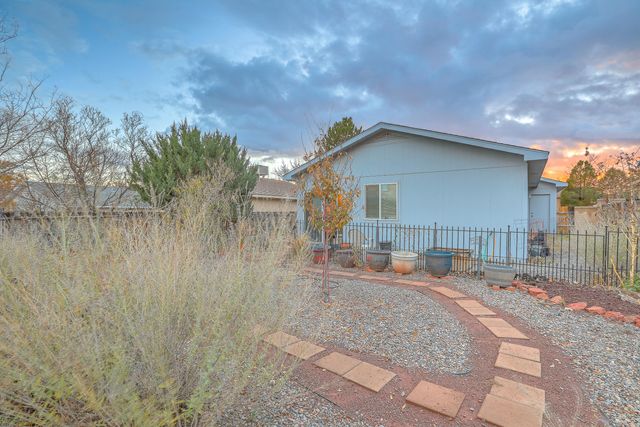 3214 Chama Meadows Drive NE, Rio Rancho, NM 87144