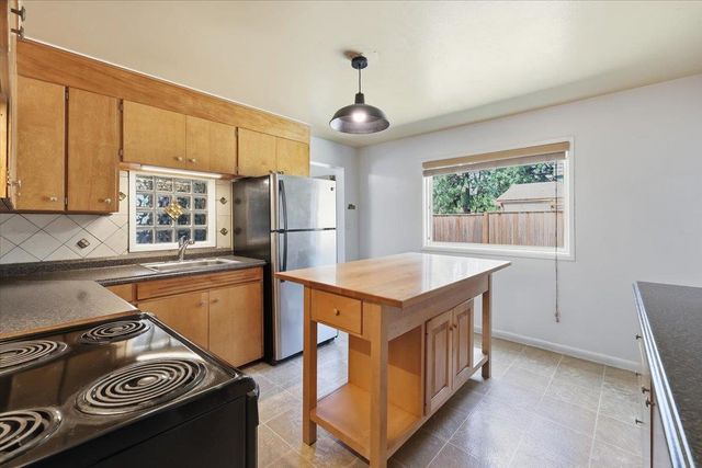 2224 S Grand Blvd, Spokane, WA 99203