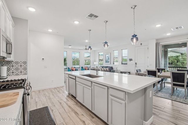 5100 E RANCHO PALOMA Drive 2072, Cave Creek, AZ 85331