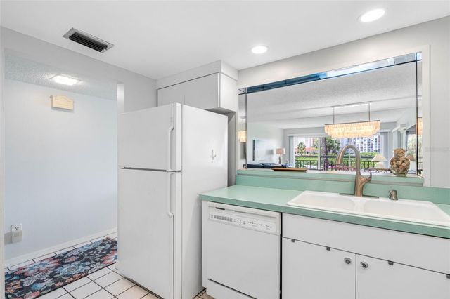 7871 SAILBOAT KEY BOULEVARD S 106, South Pasadena, FL 33707