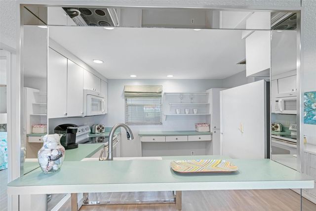 7871 SAILBOAT KEY BOULEVARD S 106, South Pasadena, FL 33707