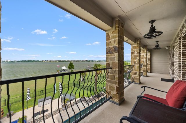 2305 Windjammer Way, Rowlett, TX 75088