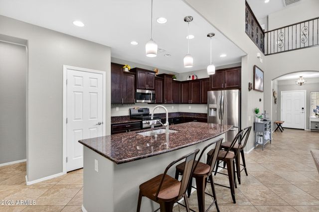 10840 W SADDLEHORN Road, Peoria, AZ 85383