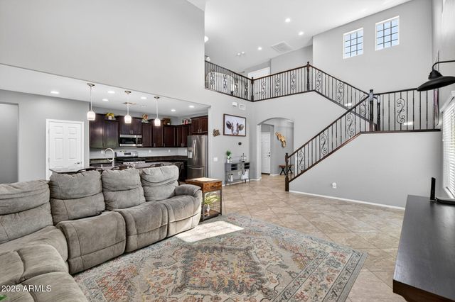 10840 W SADDLEHORN Road, Peoria, AZ 85383