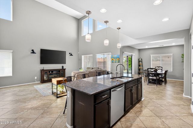 10840 W SADDLEHORN Road, Peoria, AZ 85383