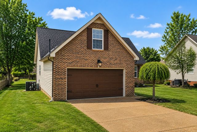 1909 Amacher Dr, Spring Hill, TN 37174