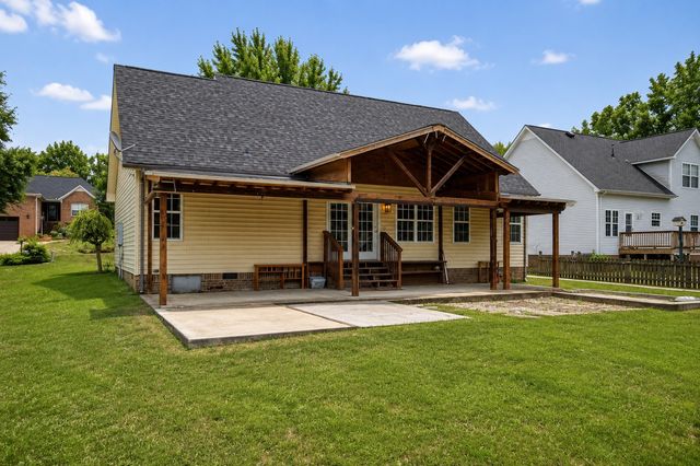 1909 Amacher Dr, Spring Hill, TN 37174