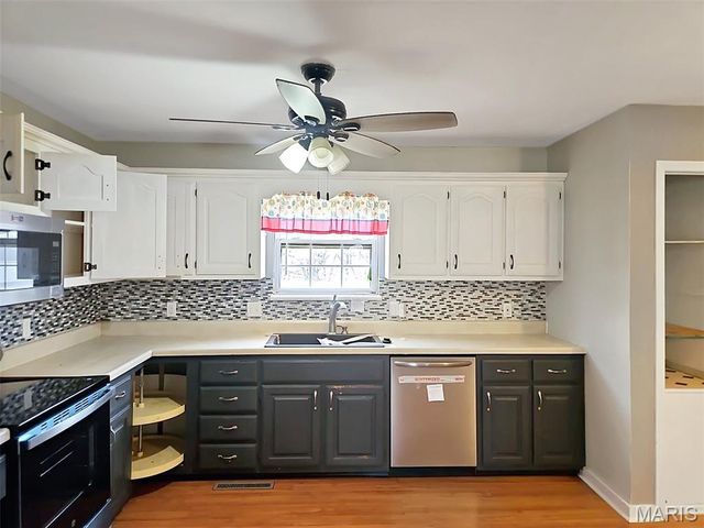 1512 Sanders Avenue, Poplar Bluff, MO 63901