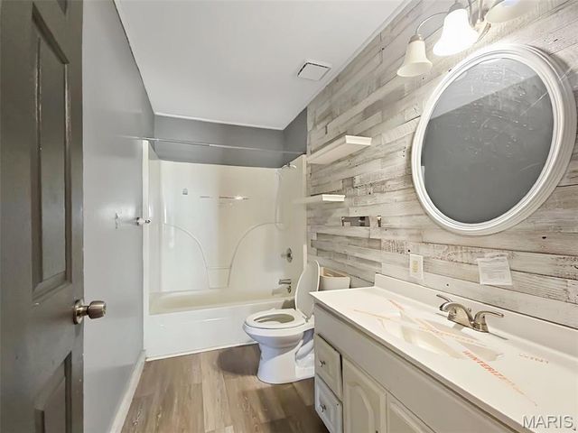 1512 Sanders Avenue, Poplar Bluff, MO 63901