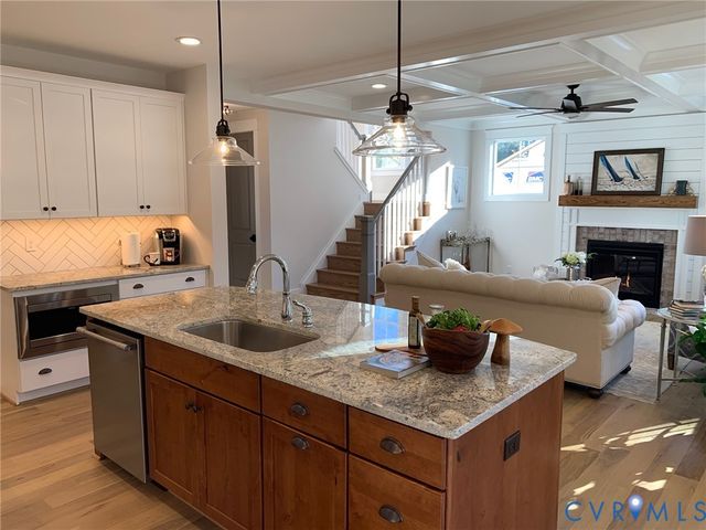 2 Elm Crest Dr, Chesterfield, VA 23236