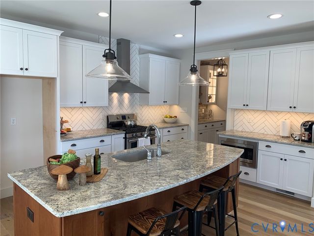 2 Elm Crest Dr, Chesterfield, VA 23236