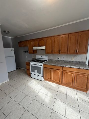 43 Adams St 1, Lynn, MA 01902