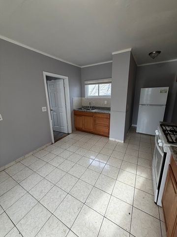 43 Adams St 1, Lynn, MA 01902