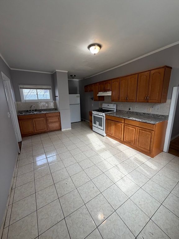 43 Adams St 1, Lynn, MA 01902