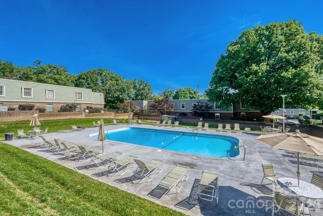 2610 Park Road B, Charlotte, NC 28209