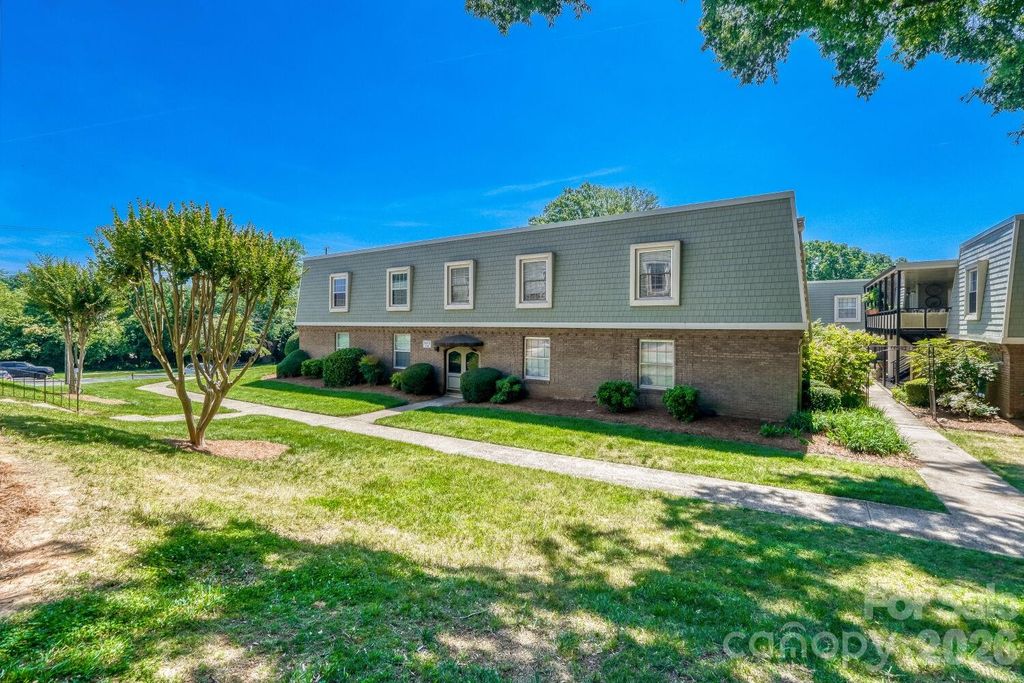 2610 Park Road B, Charlotte, NC 28209