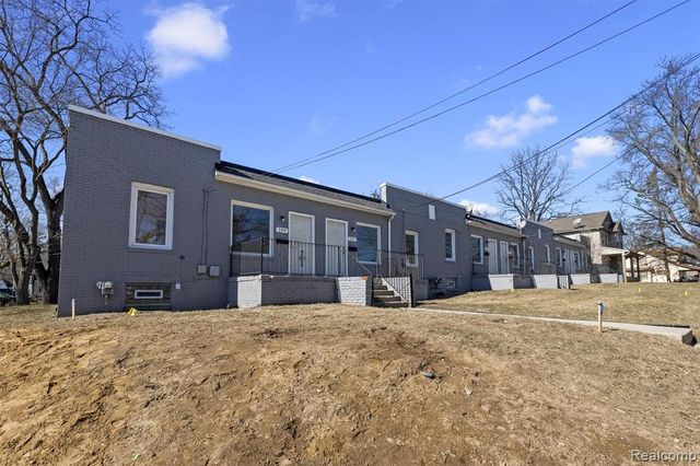 109 Cadillac Street, Pontiac, MI 48342