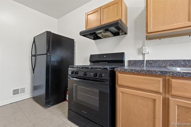 109 Cadillac Street, Pontiac, MI 48342