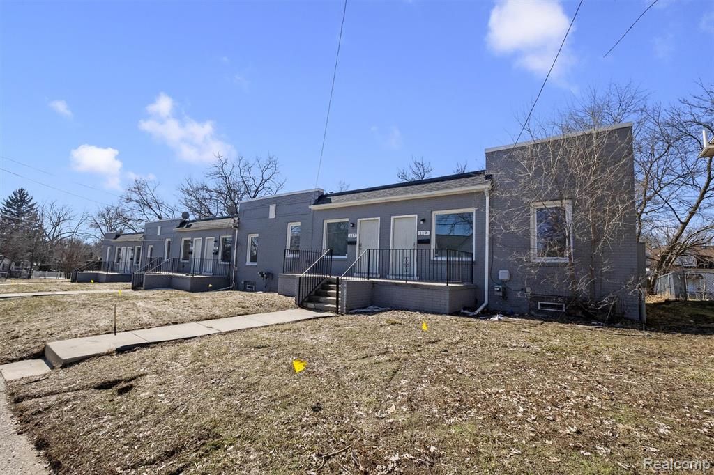 109 Cadillac Street, Pontiac, MI 48342