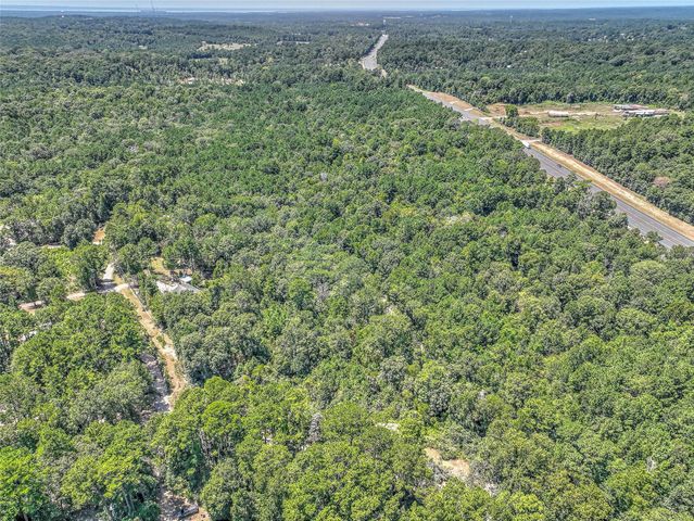 280 Crystal Lakes W, Livingston, TX 77351