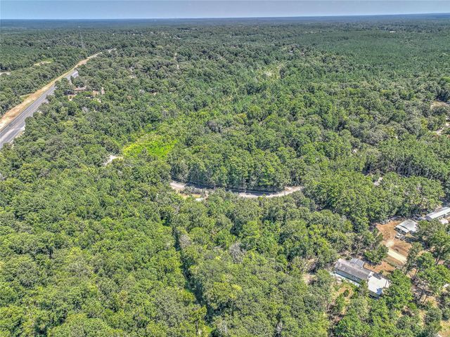 280 Crystal Lakes W, Livingston, TX 77351