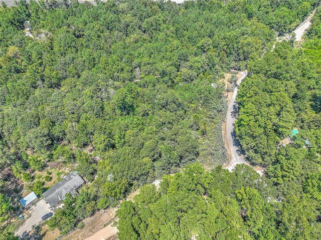 280 Crystal Lakes W, Livingston, TX 77351
