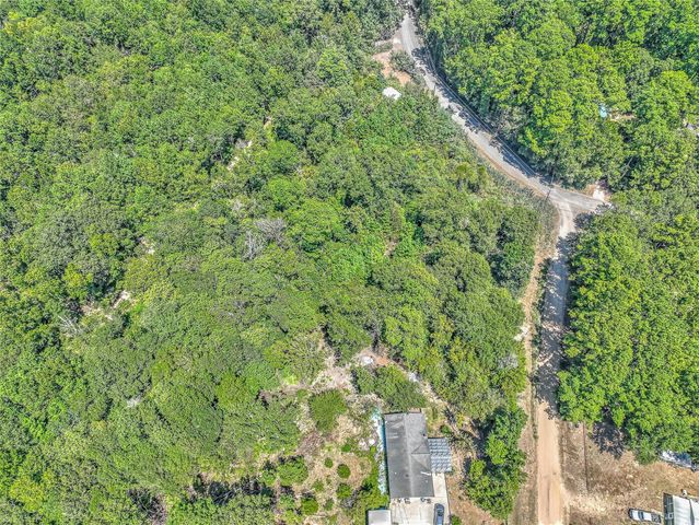 280 Crystal Lakes W, Livingston, TX 77351