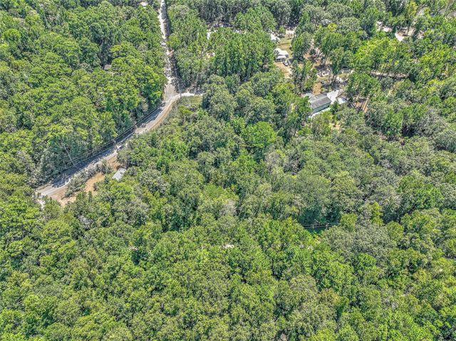 280 Crystal Lakes W, Livingston, TX 77351