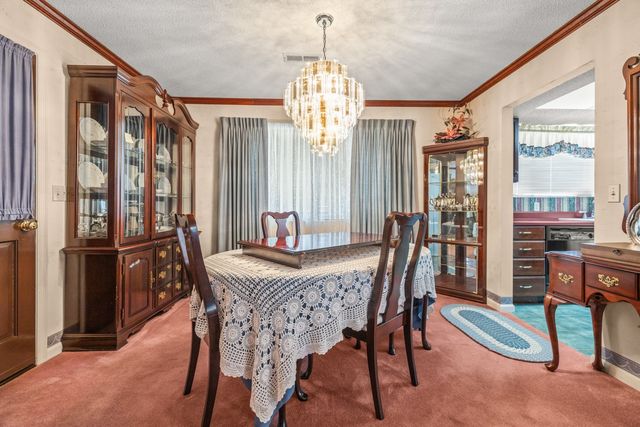 1002 N Beech Dr, Fayetteville, TN 37334