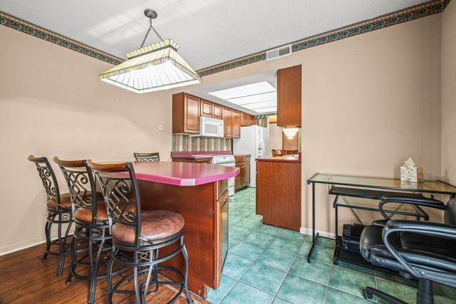 1002 N Beech Dr, Fayetteville, TN 37334