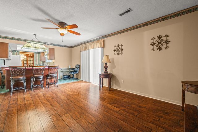 1002 N Beech Dr, Fayetteville, TN 37334