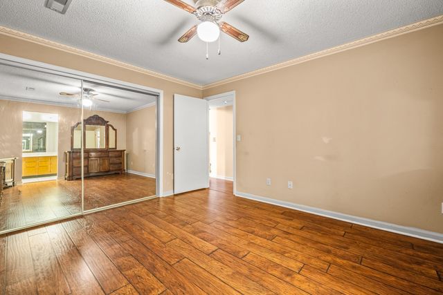 1002 N Beech Dr, Fayetteville, TN 37334