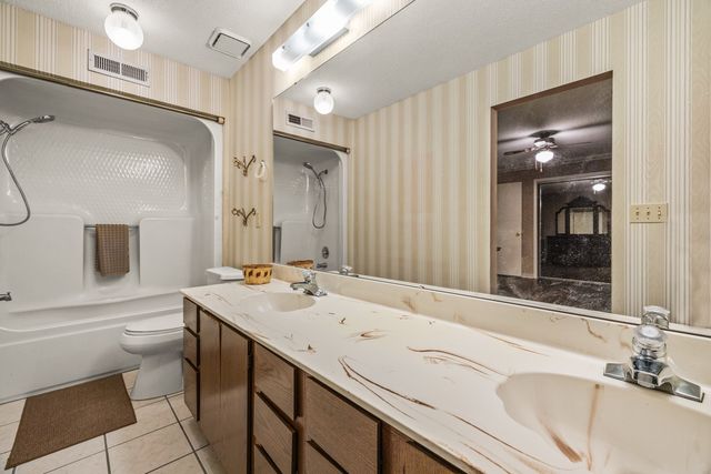 1002 N Beech Dr, Fayetteville, TN 37334