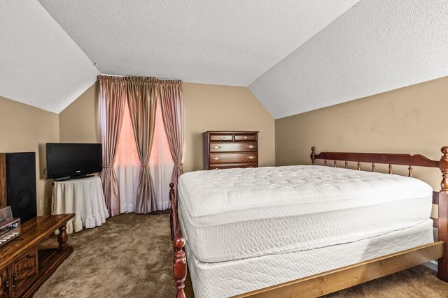 1002 N Beech Dr, Fayetteville, TN 37334