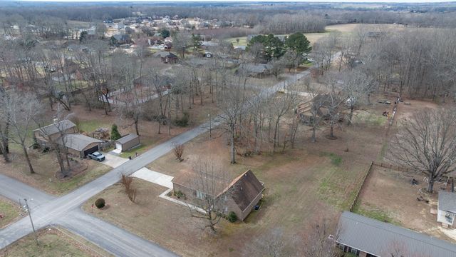 1002 N Beech Dr, Fayetteville, TN 37334