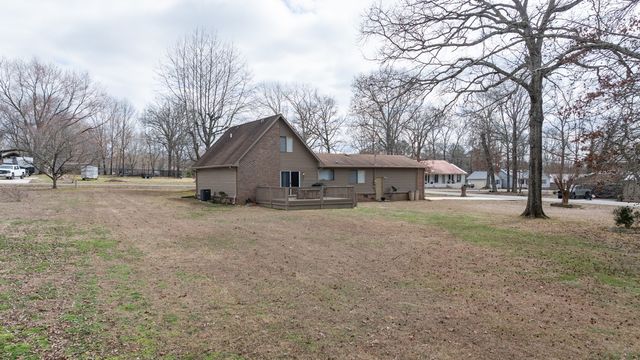 1002 N Beech Dr, Fayetteville, TN 37334