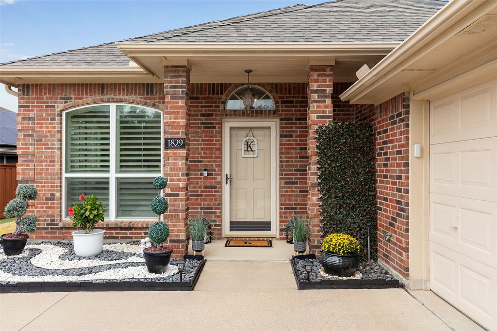 1829 Melton Drive, Carrollton, TX 75010 — photo 4
