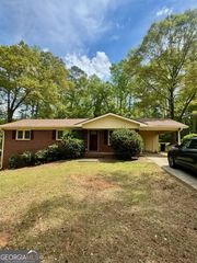 194 V F W Drive, Watkinsville, GA 30677