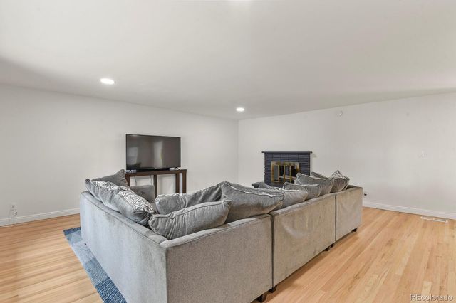 691 S Holly Street, Denver, CO 80246