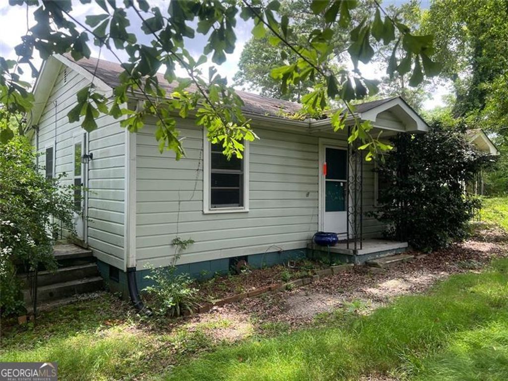 2096 NE BOAR TUSK Road, Conyers, GA 30012