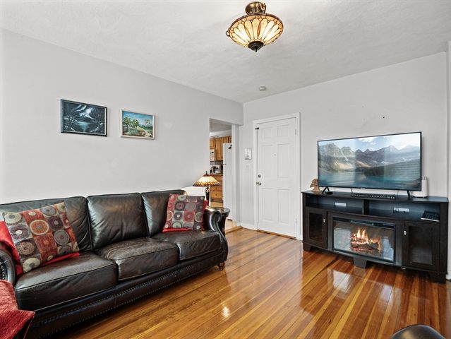 95 Florida St 2, Boston, MA 02124