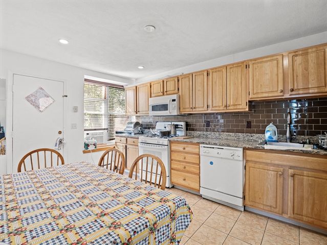 95 Florida St 2, Boston, MA 02124