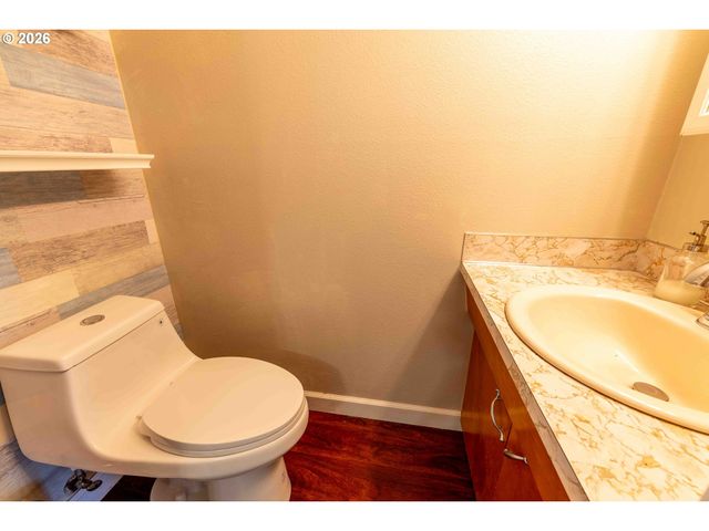 1935 Ne 19TH St, Gresham, OR 97030