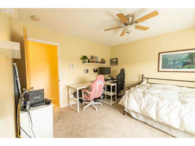 1935 Ne 19TH St, Gresham, OR 97030