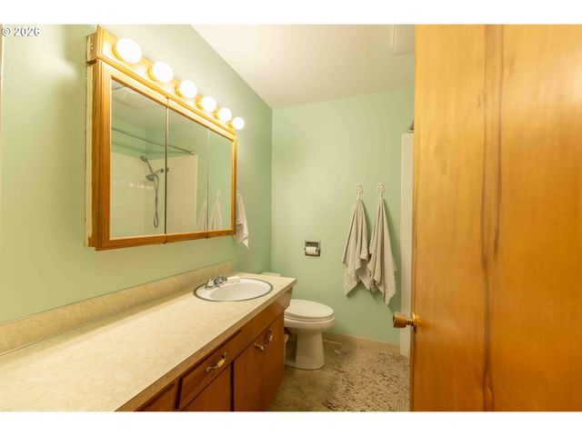 1935 Ne 19TH St, Gresham, OR 97030