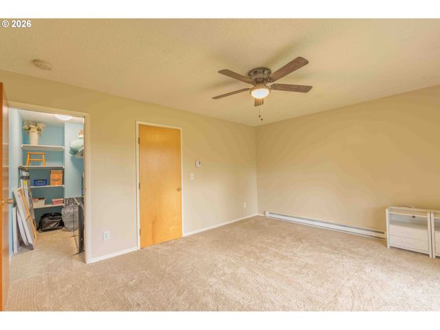 1935 Ne 19TH St, Gresham, OR 97030